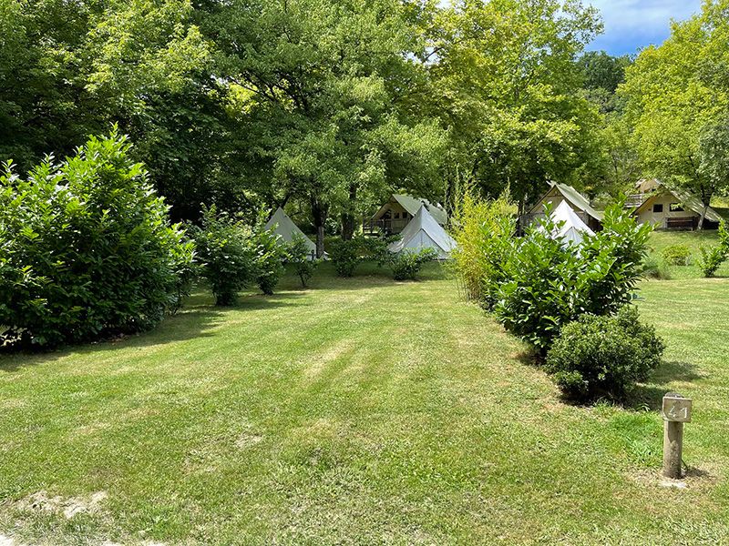 emplacement pour caravane, tente et camping-cars