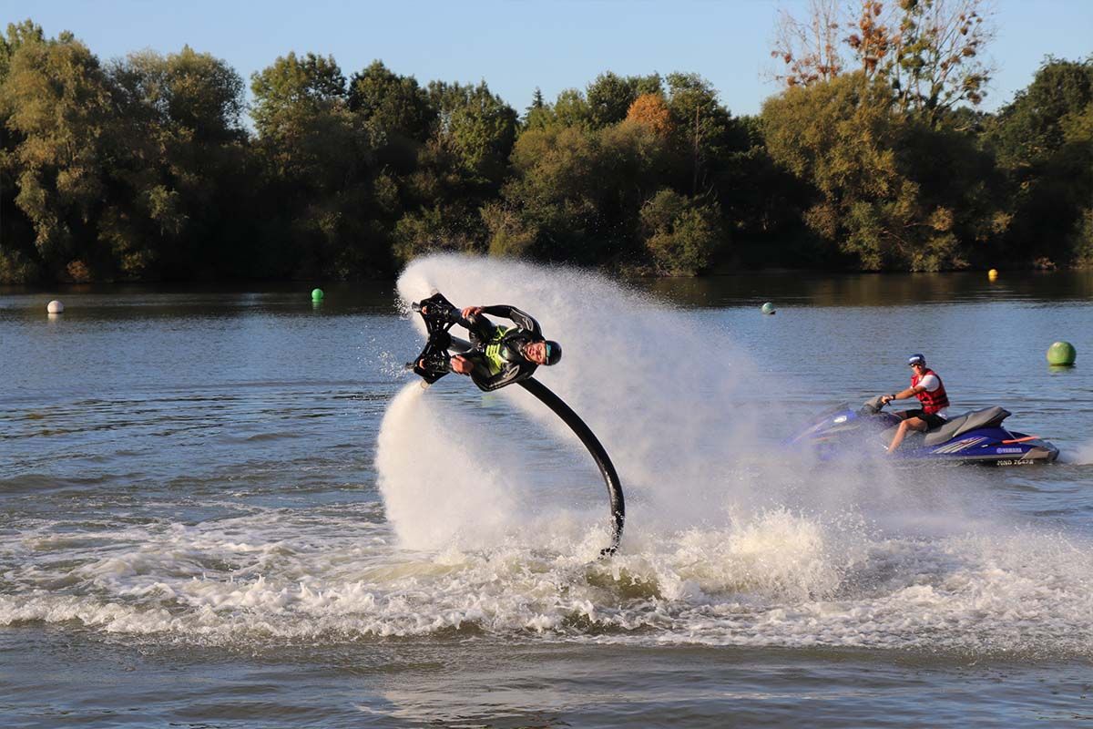 faire du flyboard près d'agen au camping xtrem village