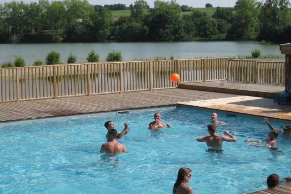 piscine du camping xtrem village près d'agen